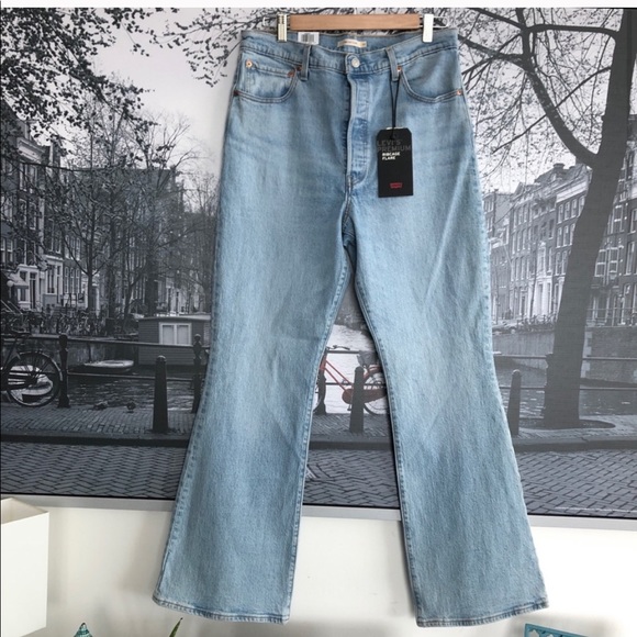 NWOT!!Levi’s Ribcage Flare high rise jeans 32 - Picture 2 of 3